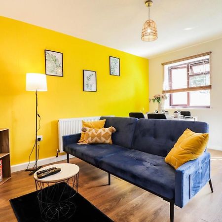 Spacious 1 Bed Flat-Free Parking Хитроу Экстерьер фото