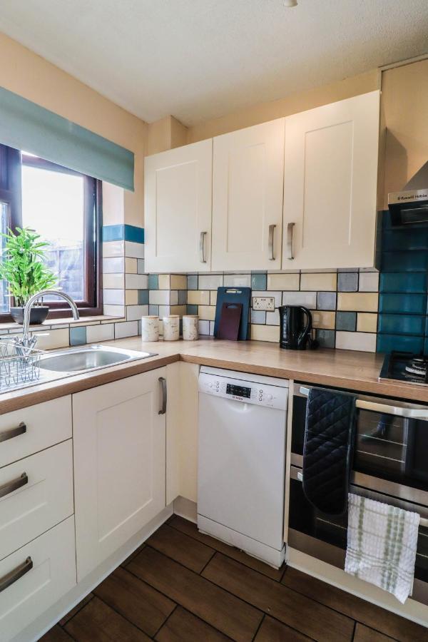 Spacious 1 Bed Flat-Free Parking Хитроу Экстерьер фото