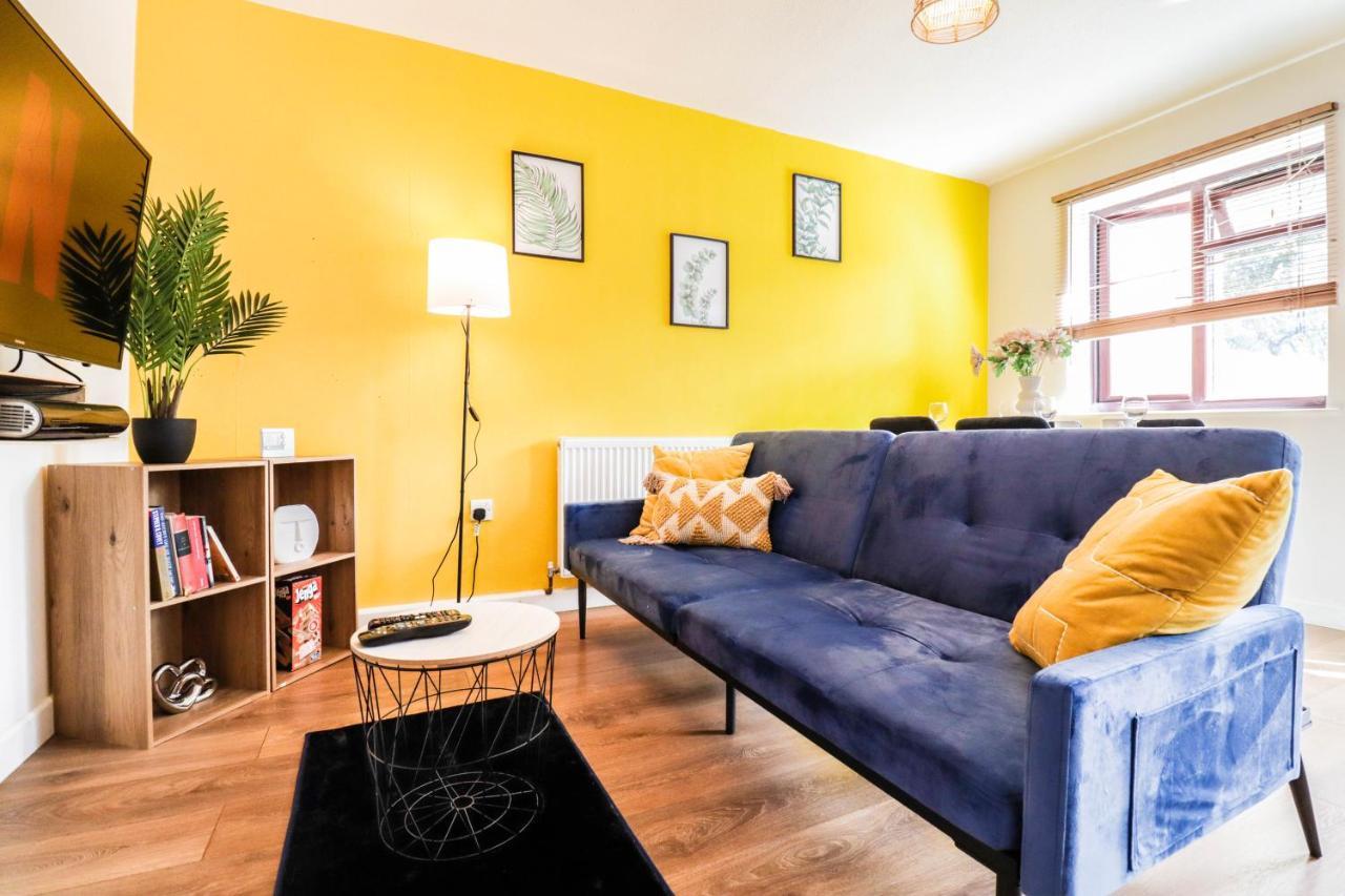 Spacious 1 Bed Flat-Free Parking Хитроу Экстерьер фото