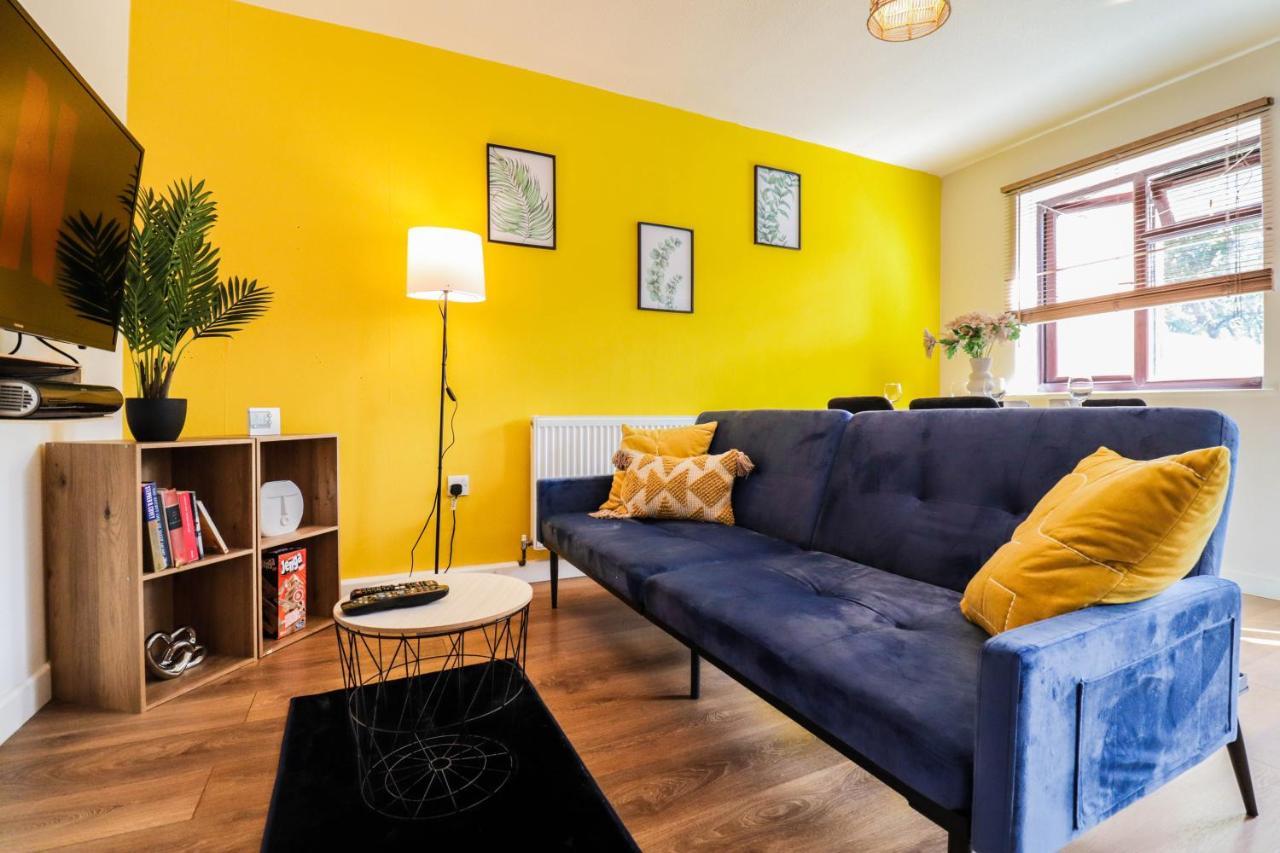 Spacious 1 Bed Flat-Free Parking Хитроу Экстерьер фото