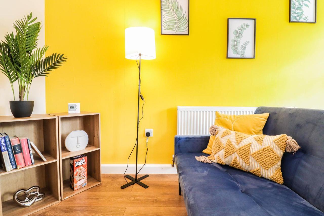 Spacious 1 Bed Flat-Free Parking Хитроу Экстерьер фото